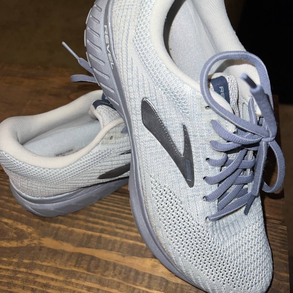 Brooks Revel 3 Grey shoes. My daughter only wore 2 times. Excellent condition.
